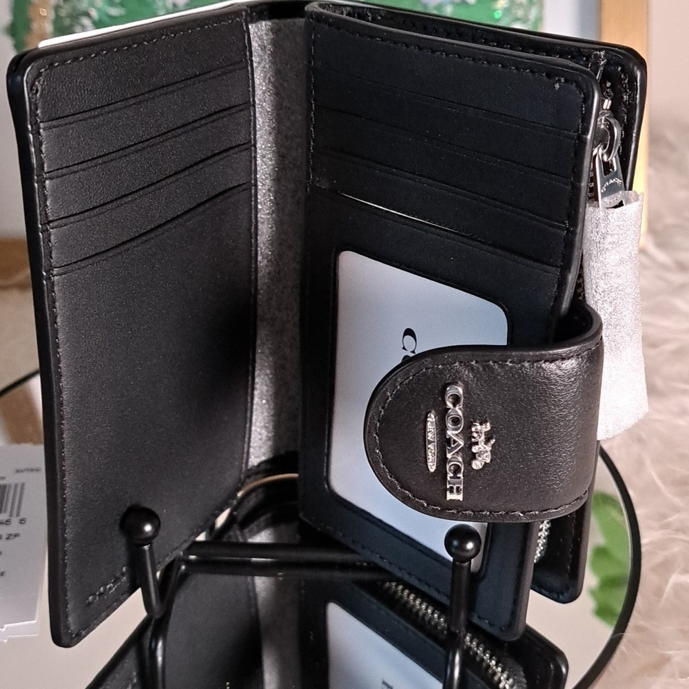 Coach NWT Medium Corner Zip Wallet In Signature Canvas - Picture 7 of 9